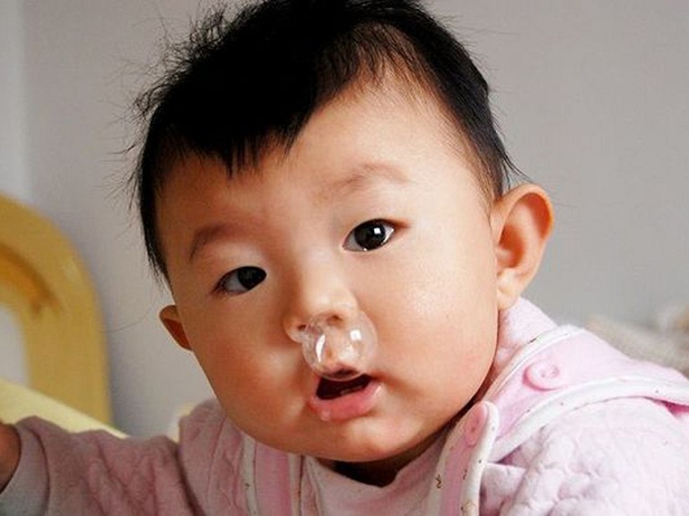 cách trị sổ mũi cho trẻ sơ sinh