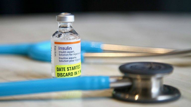 Bệnh nhân tiểu đường có thể điều trị bằng cách tiêm Insulin.