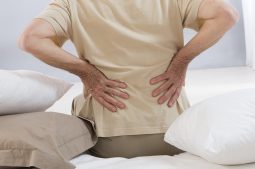đau thắt lưng là bệnh gì