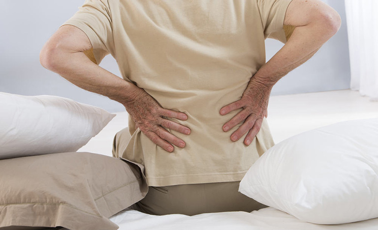 đau thắt lưng là bệnh gì