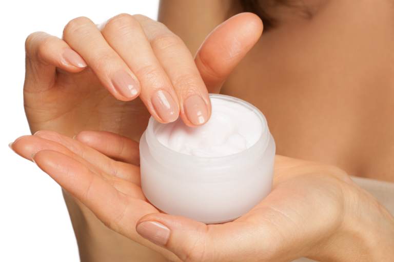 Kem trộn là một trong những sản phẩm gây dị ứng da ở hầu hết các chị em