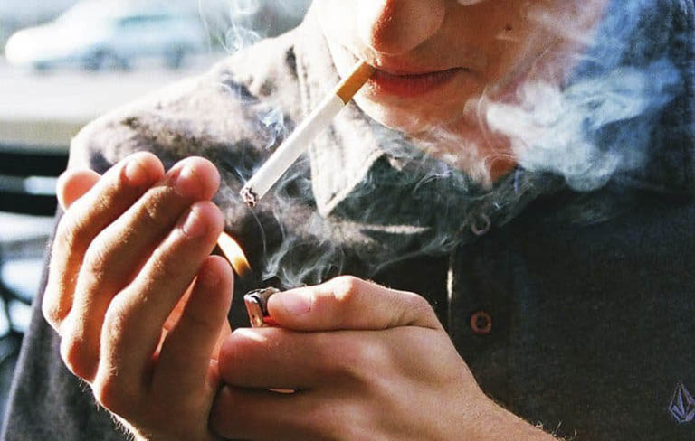 Hút thuốc lá khiến ADN của tinh trùng bị tổn hại, sản sinh ra tinh trùng dị dạng