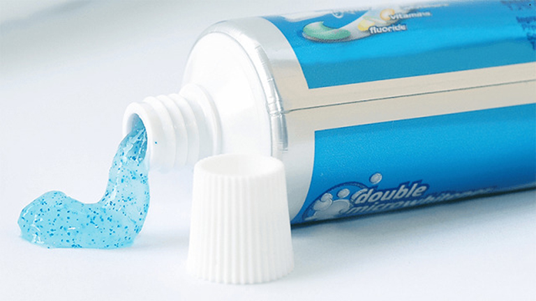 Sử dụng kem đánh răng giúp kéo dài thời gian cương cứng của dương vật có tác dụng nhất thời