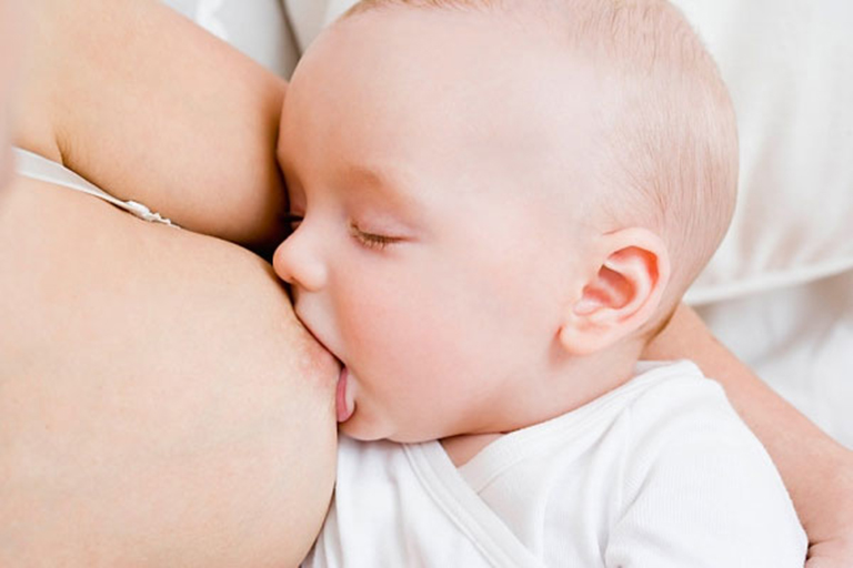 Trẻ sơ sinh bị nhiễm khuẩn đường ruột – Tiêu chảy phải làm sao?