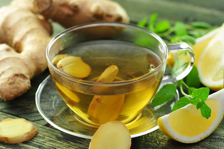Uống trà gừng tươi giúp hỗ trợ điều trị viêm hang vị dạ dày hiệu quả