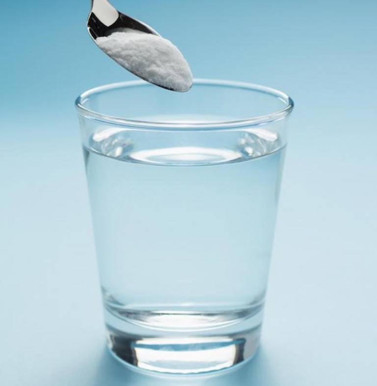 Viêm amidan có nên ngậm nước muối là thắc mắc của nhiều người