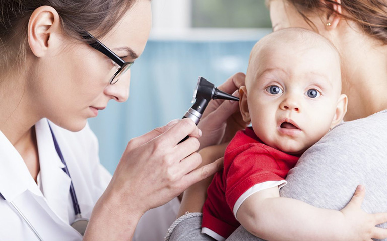 Viêm tai giữa ở trẻ sơ sinh và cách chăm sóc trẻ tại nhà