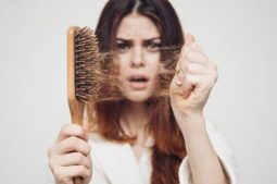 Cần chăm sóc đúng cách thì mới có thể cải thiện tình trạng rụng tóc