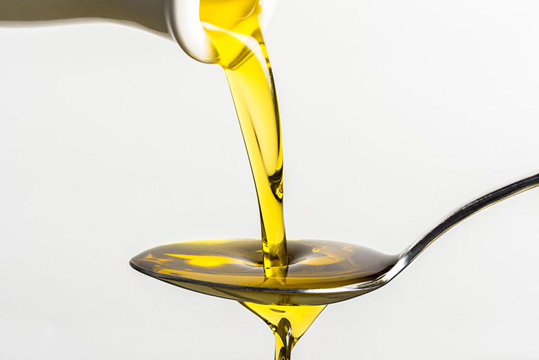 Cách trị rạn da với dầu oliu