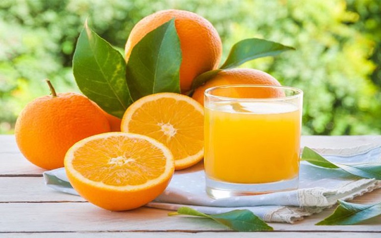 Uống nước cam đúng cách và đúng liều giúp bệnh mau bình phục