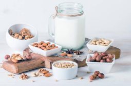 Sữa hạt có nhiều công dụng đặc biệt và rất tốt cho người mắc chứng trào ngược dạ dày thực quản