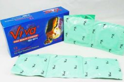 Mỗi hộp bao cao su Viva (12 cái) có giá bán 65.000 VNĐ.
