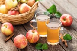 Nước ép táo giúp làm sạch đại tràng hiệu quả