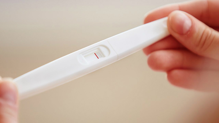 Nuốt tinh trùng/tinh dịch không dẫn đến mang thai ở nữ giới.