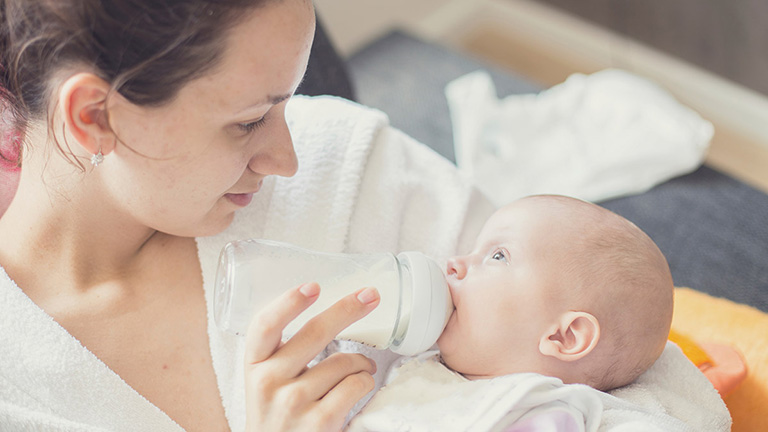 Cách phòng chống trào ngược dạ dày cho trẻ sơ sinh hiệu quả