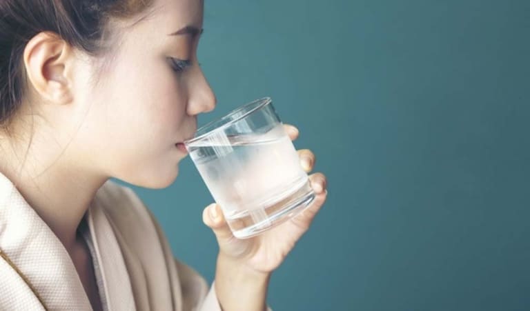 Viêm amidan nên uống nước gì giảm đau, nhanh khỏi?