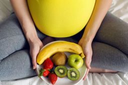 Bà bầu nên ăn hoa quả gì trong 3 tháng đầu, giữa, cuối?