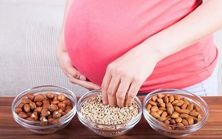 Các loại hạt tốt cho bà bầu, thai nhi và lưu ý khi ăn