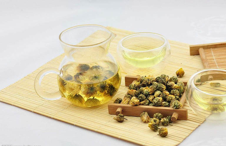 cách chữa viêm lợi tại nhà bằng trà hoa cúc