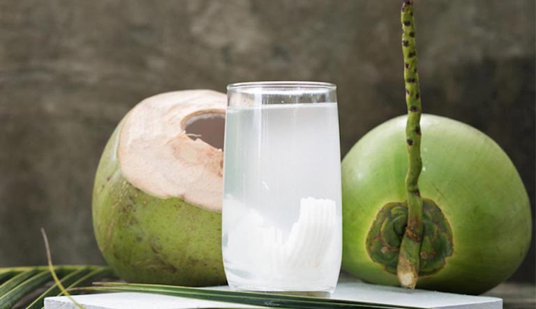 cách chữa sỏi thận bằng nước dừa