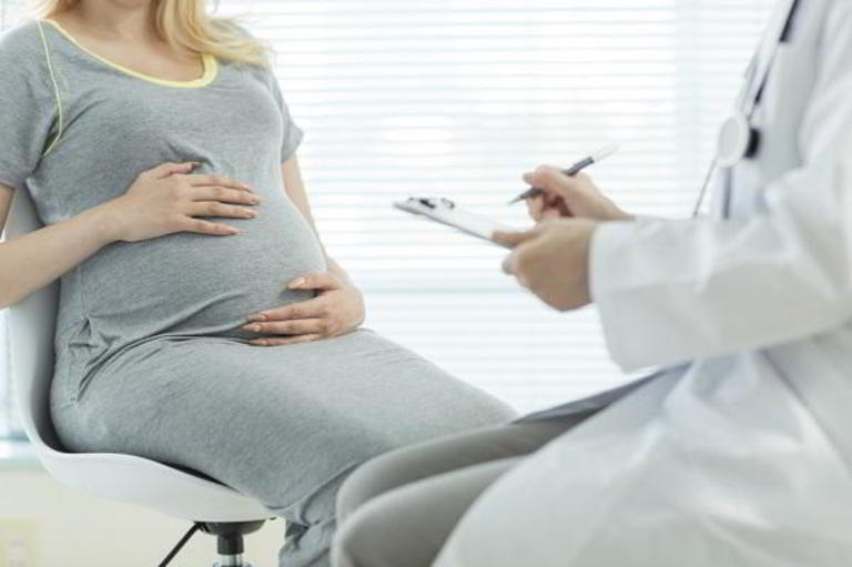 Người u xơ tử cung có nên sinh con không?