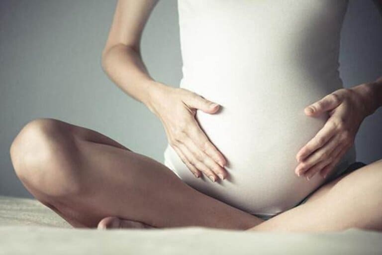 Nhiễm chlamydia khi mang thai: Cách trị & thông tin cần biết