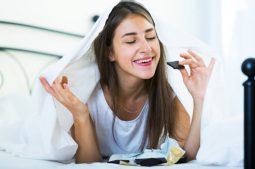 Vì sao ăn socola mất ngủ? Cách ăn tốt cho sức khỏe