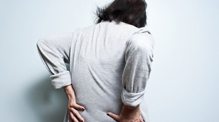 Bệnh trĩ có gây đau lưng không? Dấu hiệu chính?