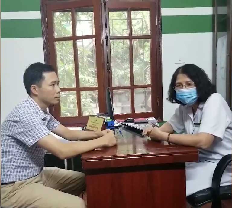 Trực tiếp thăm khám và điều trị cho anh Nguyễn Văn Phán là bác sĩ Tuyết Lan