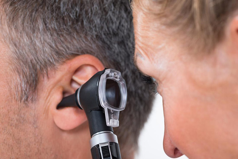 Viêm tai giữa cấp tính là gì? Dấu hiệu, cách điều trị