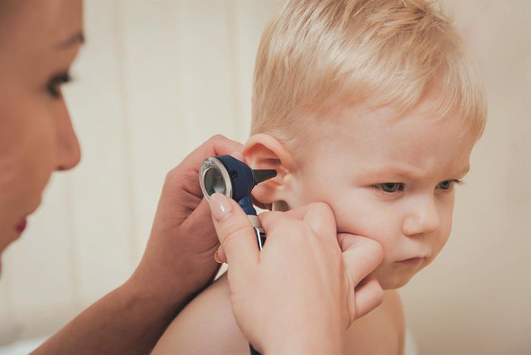 viêm tai giữa mạn tính ở trẻ em