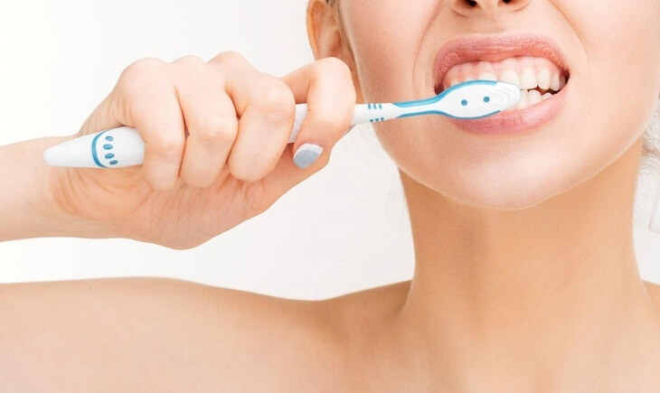 Vệ sinh răng miệng sai cách gây sâu răng