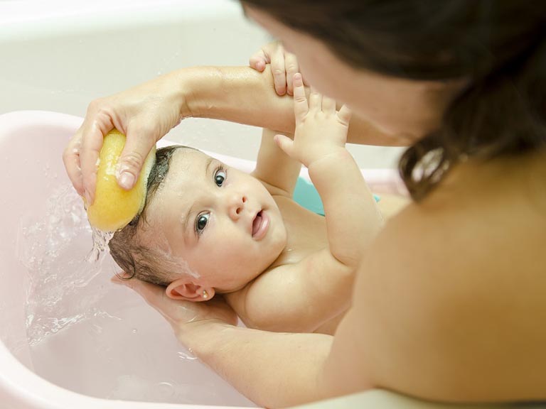 cách chữa nấm da đầu ở trẻ em 