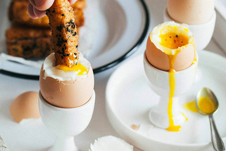 Trào ngược dạ dày có nên ăn trứng không