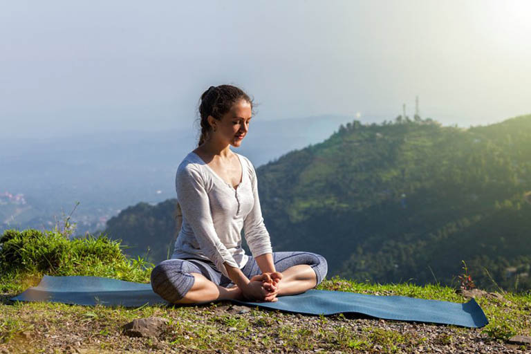 bài tập yoga chữa rối loạn tiền đình