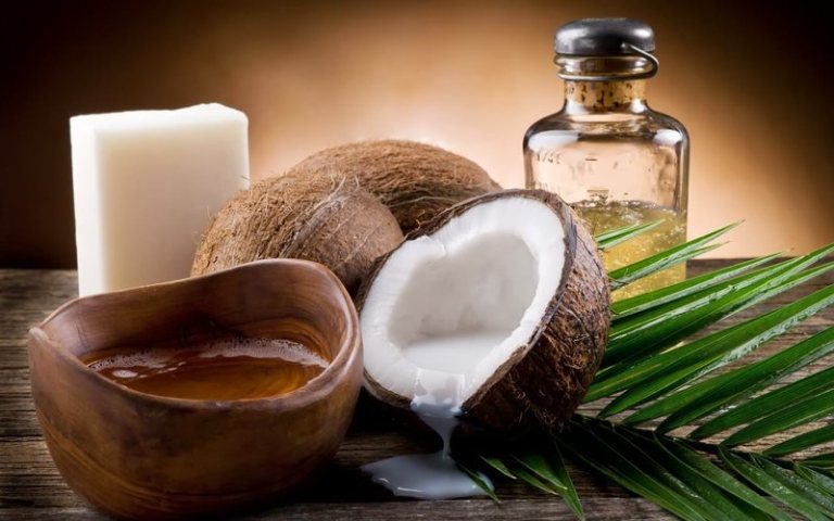 Dầu dừa có nhiều công dụng trong chăm sóc và cải thiện sức khỏe làn da