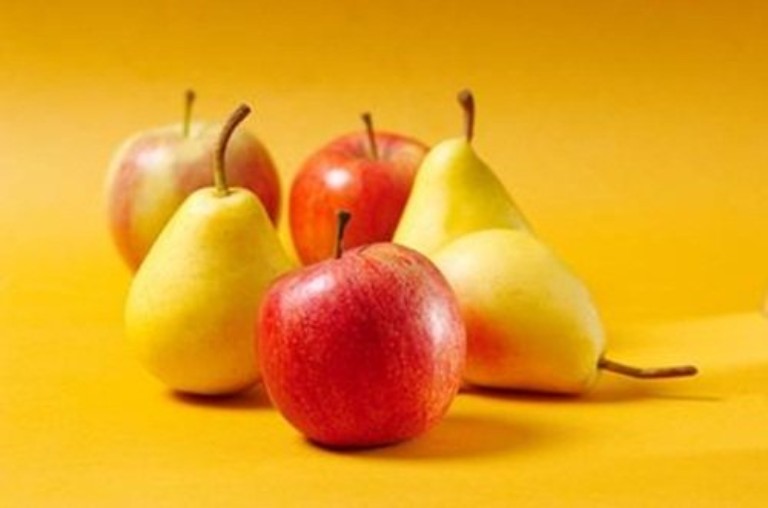 Các loại trái cây giòn như táo lê sẽ giúp bạn tăng tiết nước bọt, giảm mùi hôi trong miệng