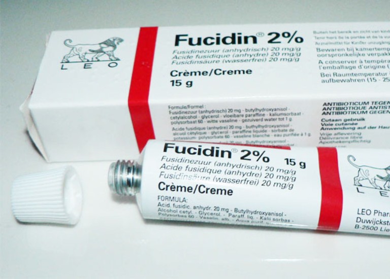 Fucidin có thể giảm các triệu chứng ngứa, viêm do viêm da tiết bã gây ra