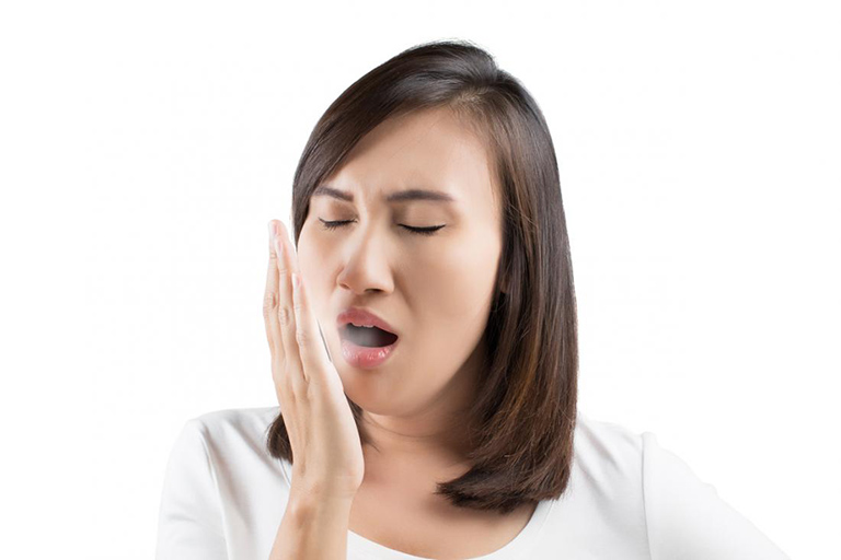 Viêm họng hạt có gây hôi miệng không?