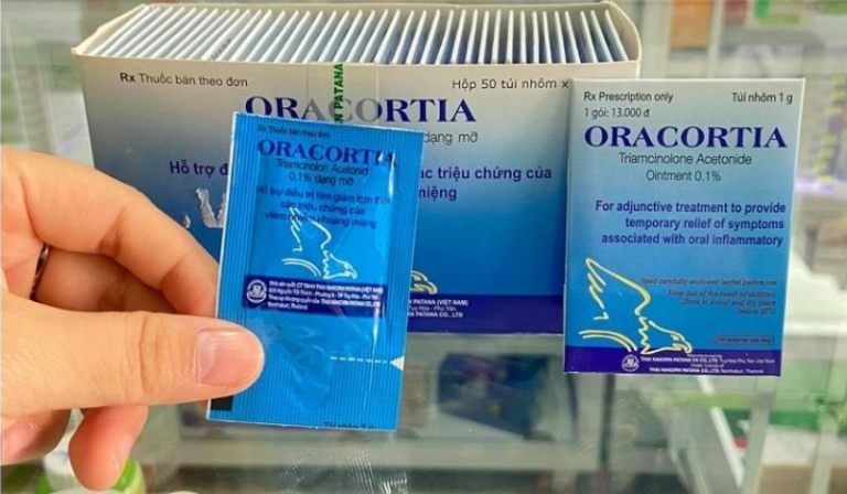 Thuốc bôi trị nhiệt miệng Oracortia 