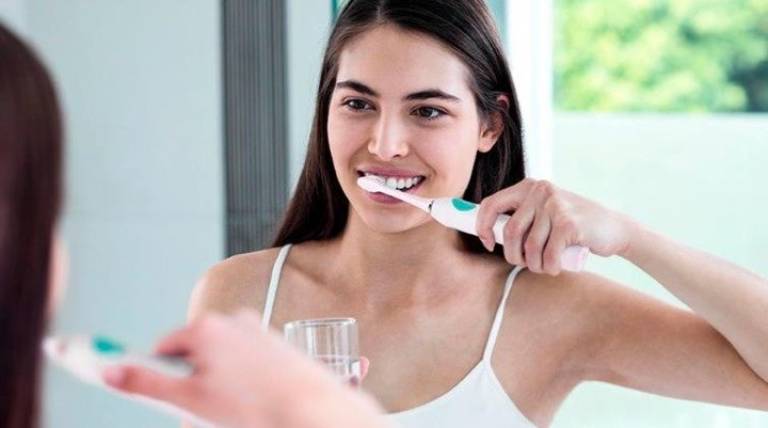 Đánh răng giúp phòng ngừa viêm nha chu làm răng lung lay
