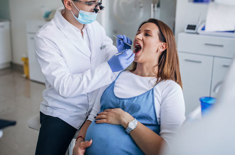 Đặt thuốc diệt tủy răng khi mang thai có gây hại không là thắc mắc chung của nhiều người