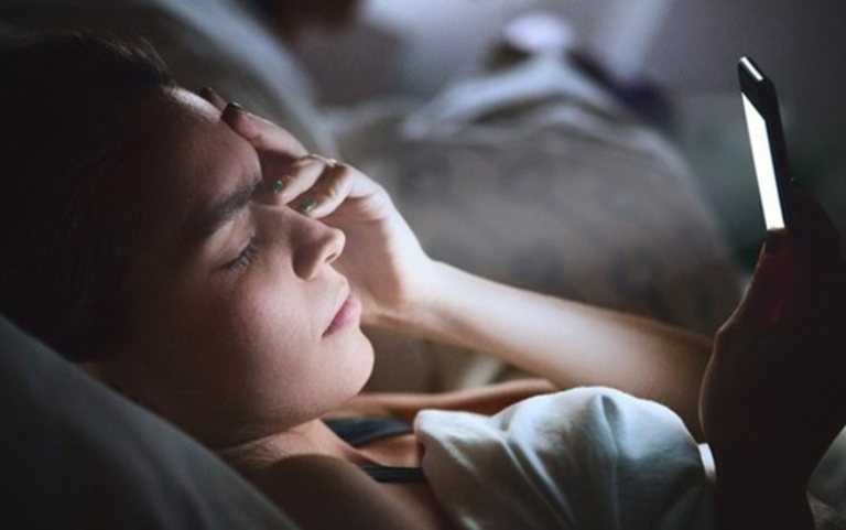 Thức khuya, lười vận động, chế độ ăn uống thiếu khoa học khiến tỷ lệ mắc đột quỵ ở người trẻ ngày càng gia tăng