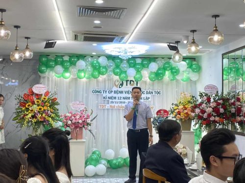 Ông Nguyễn Quang Hưng phát biểu tại buổi sinh nhật