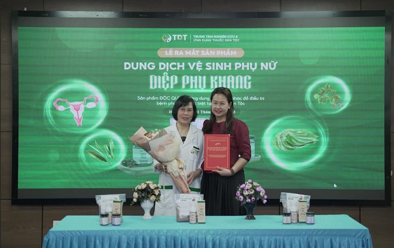 Bà Đinh Kim Thoa và Ths.Bs Đỗ Thanh Hà (chủ nhiệm đề tài nghiên cứu)